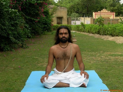 Sukhasana – Postura del Asiento Sencillo