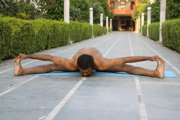 Upavistha Konasana